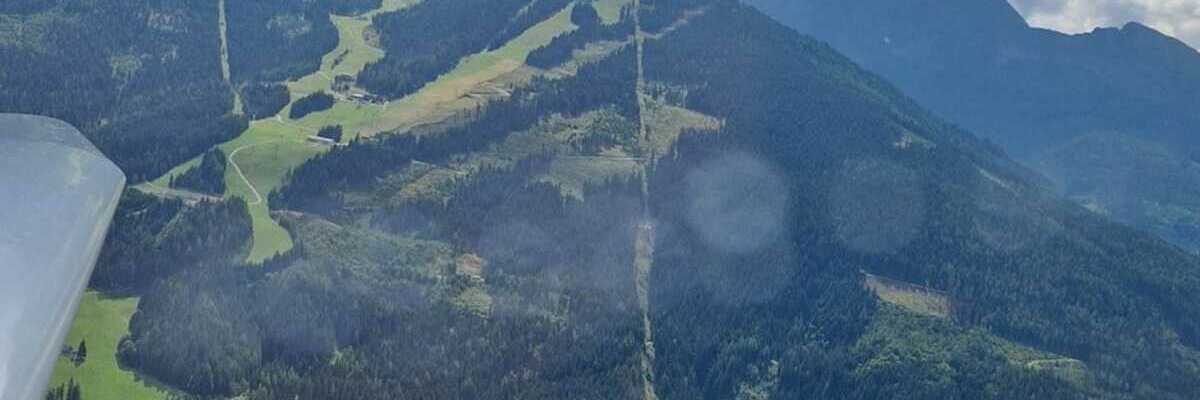 Flugwegposition um 10:54:00: Aufgenommen in der Nähe von Gemeinde Haus, Österreich in 1367 Meter